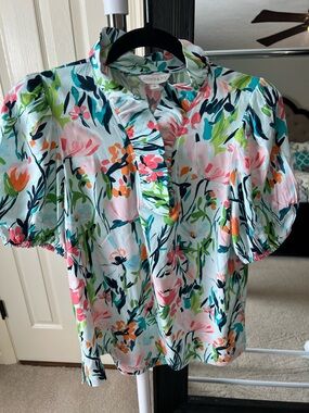 crown & ivy Floral Ruffle Neck Blouse - Teal, Coral, Navy Sz M